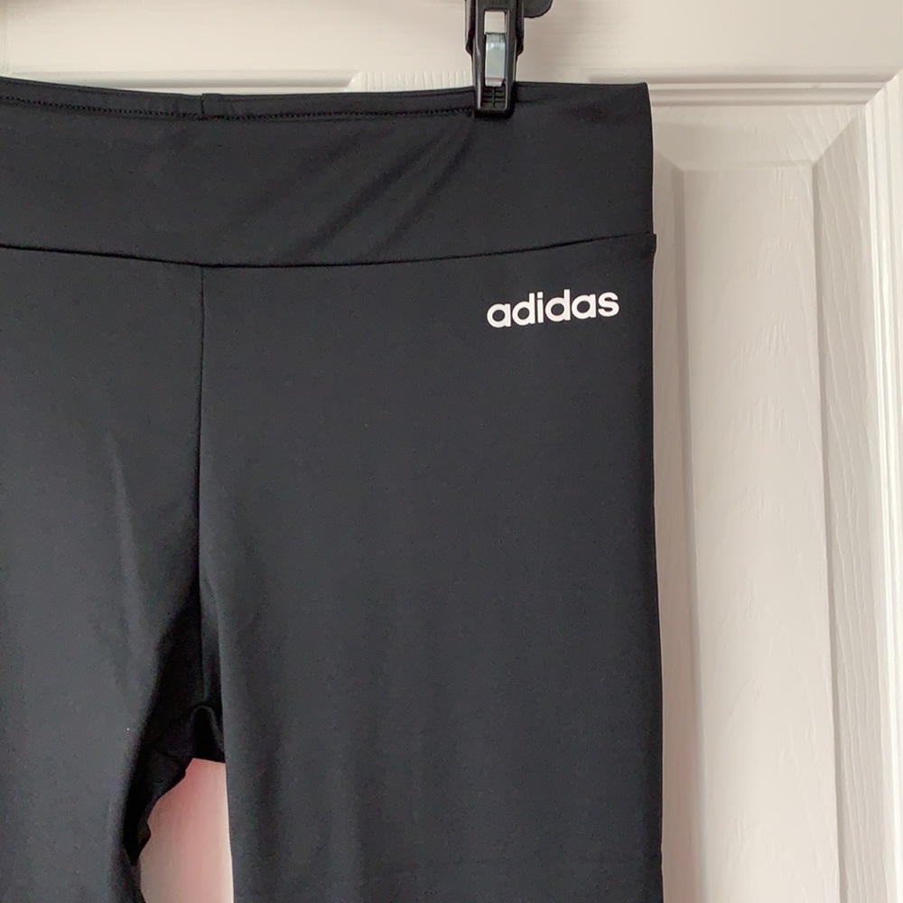 Like new adidas Midrise leggings with logo on leg and hip M - Picture 3 of 5